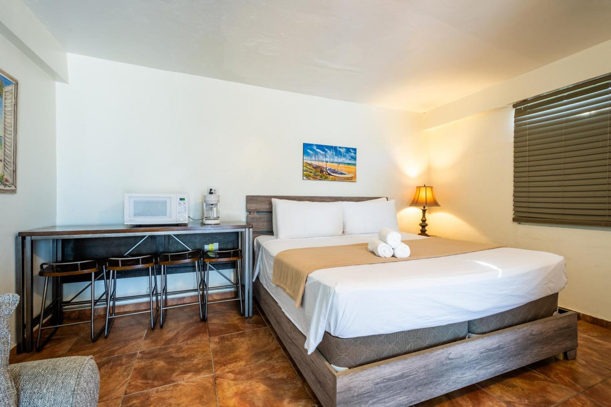 West Coast Inn'S リンコン エクステリア 写真
