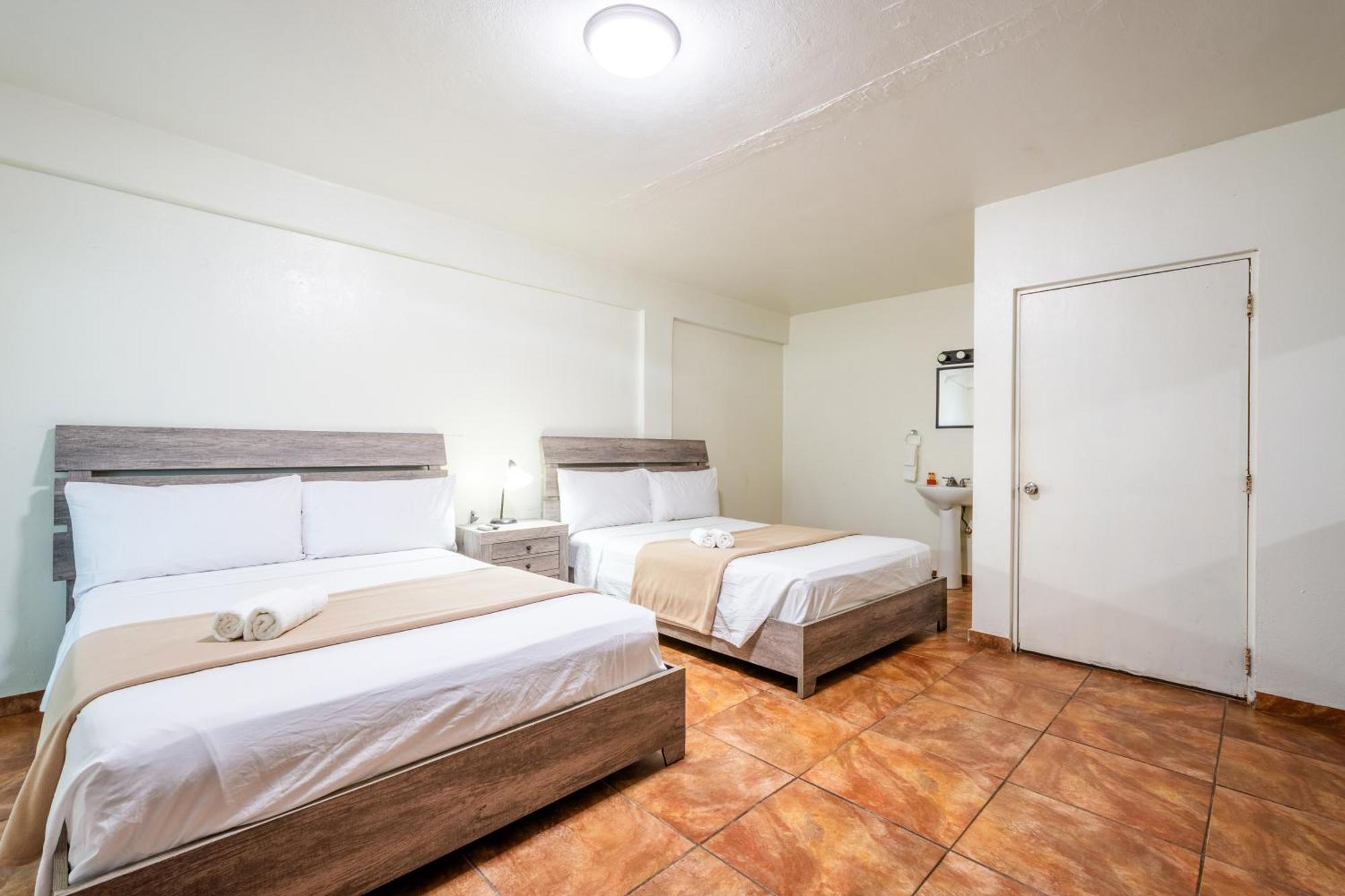 West Coast Inn'S リンコン エクステリア 写真